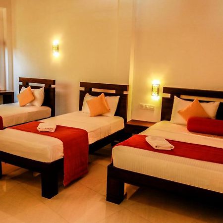 Queens Lodge Kandy Bagian luar foto