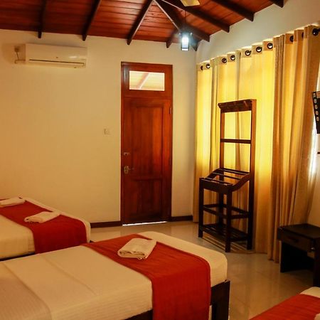 Queens Lodge Kandy Bagian luar foto