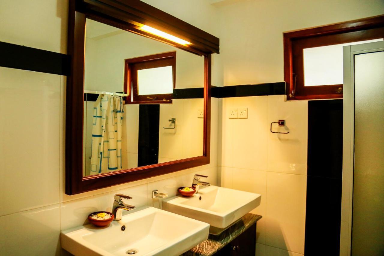 Queens Lodge Kandy Bagian luar foto