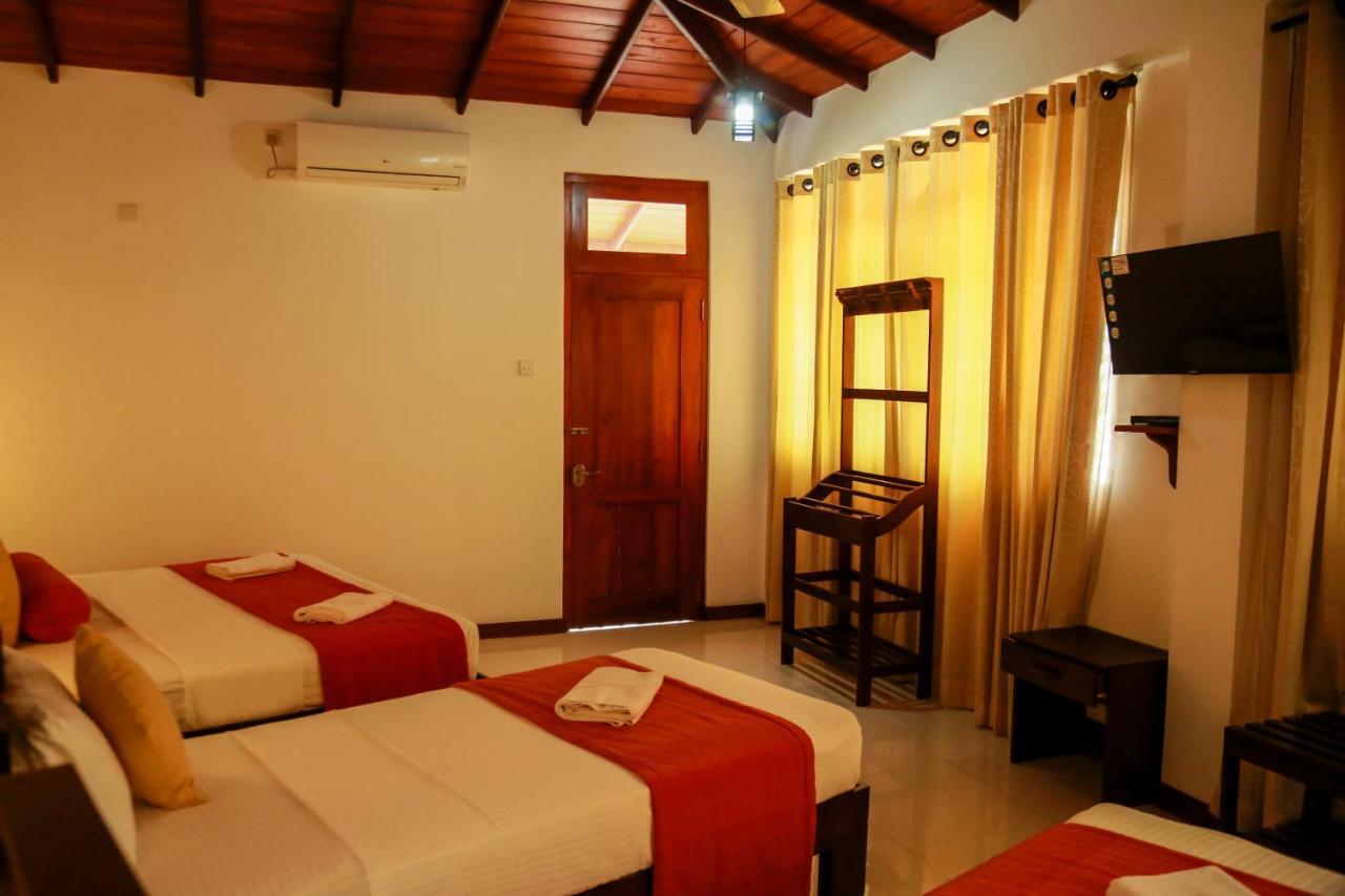 Queens Lodge Kandy Bagian luar foto