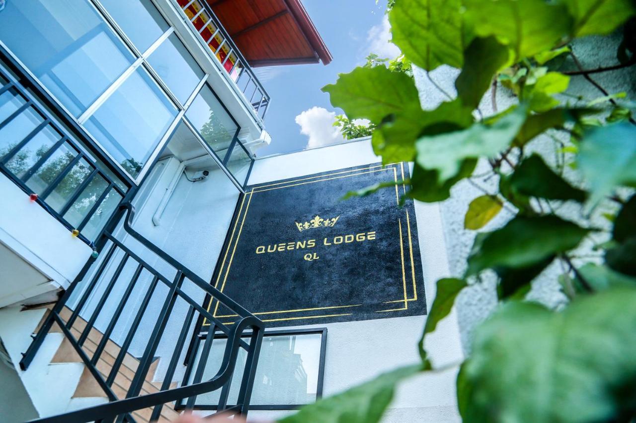 Queens Lodge Kandy Bagian luar foto