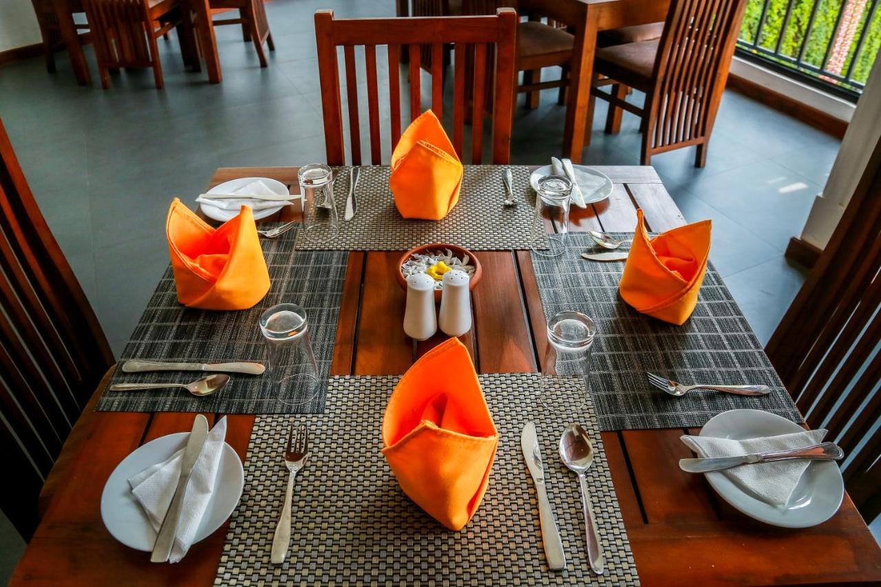 Queens Lodge Kandy Bagian luar foto