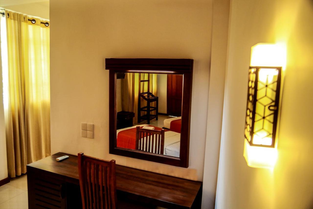 Queens Lodge Kandy Bagian luar foto